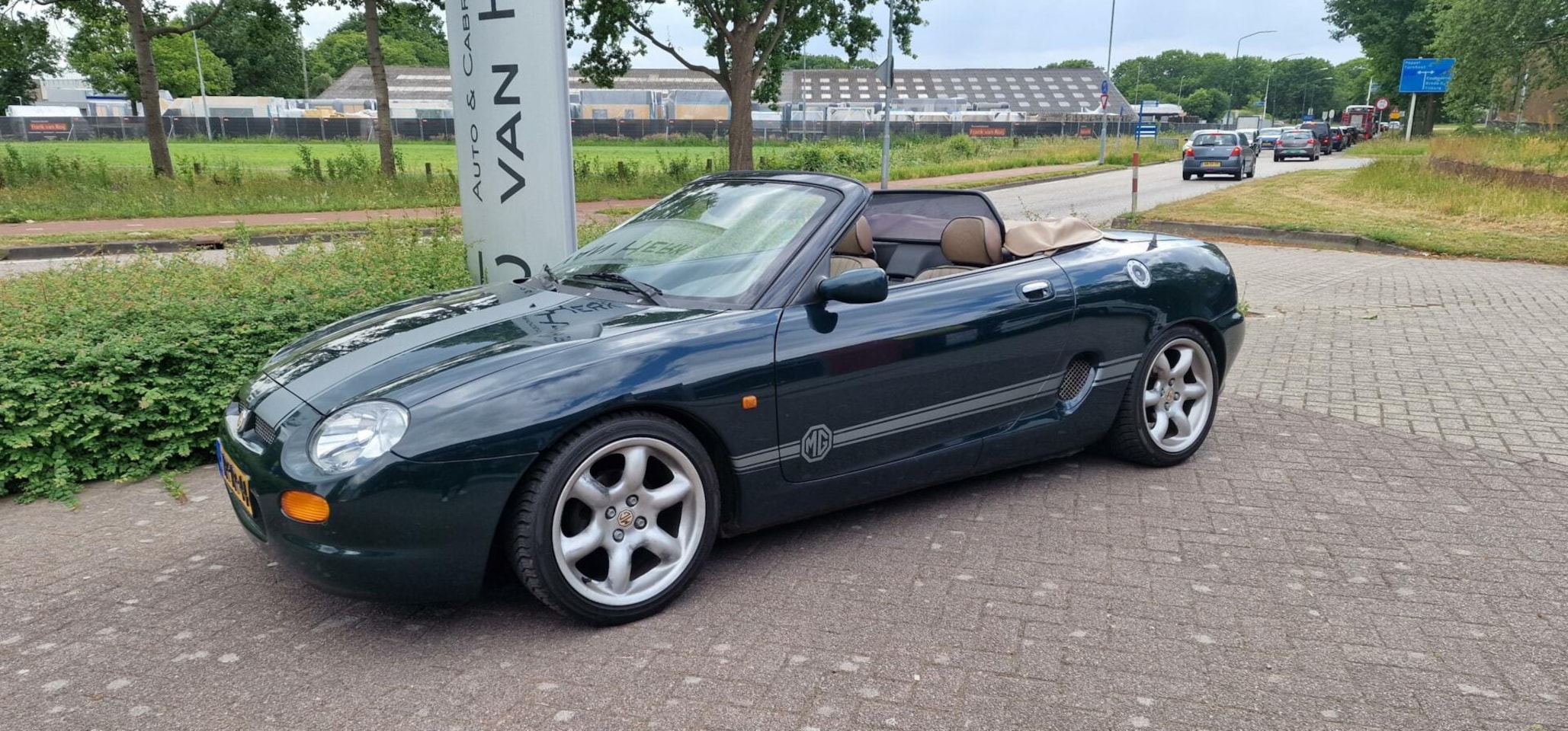 MG F - BROOKLANDS edit. 1.8i "75" BEIGE SOFTTOP en INTERIEUR - AutoWereld.nl
