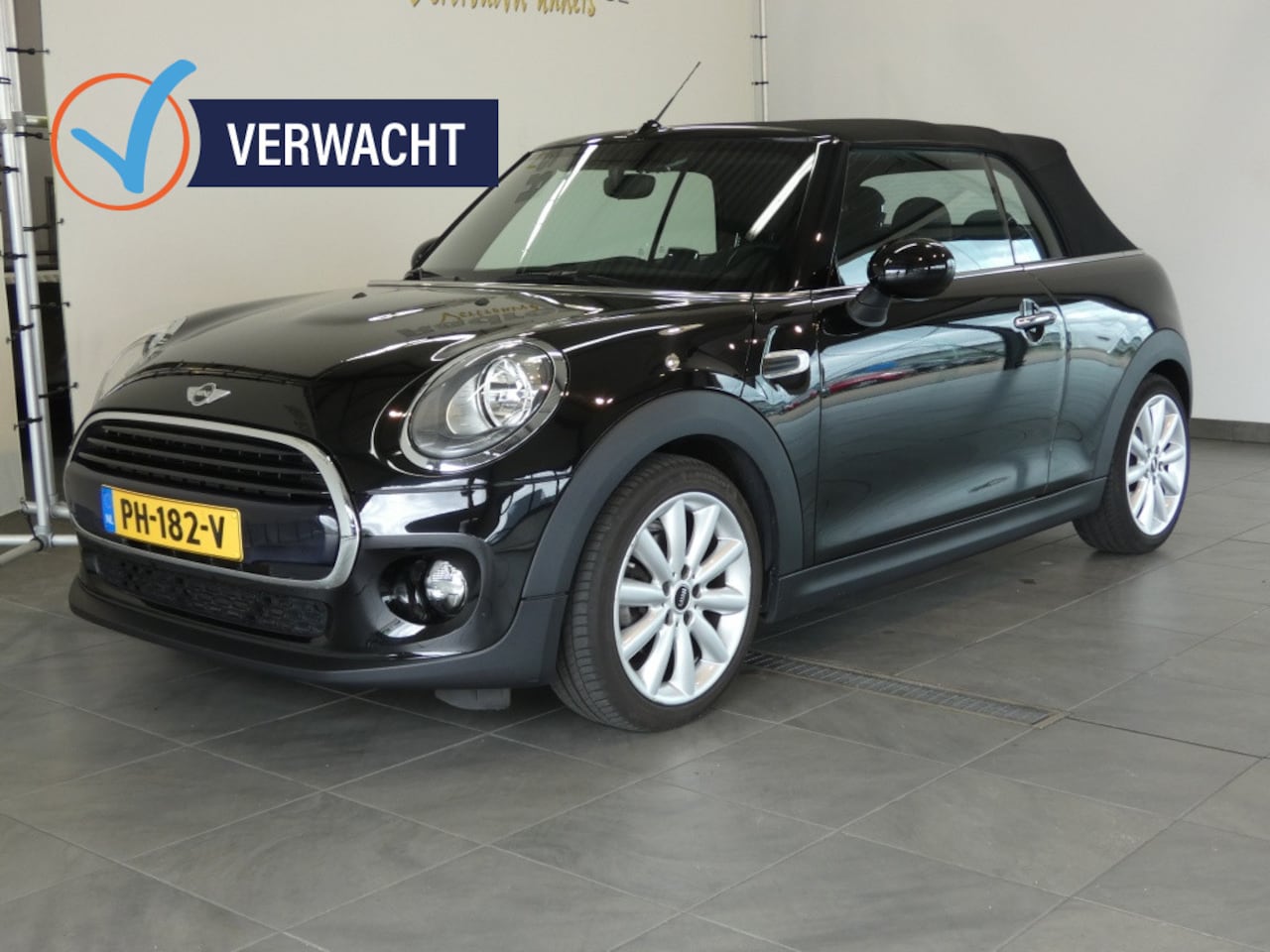 MINI Cabrio - 1.5 Cooper Business Mini 1.5 Cooper Business - AutoWereld.nl