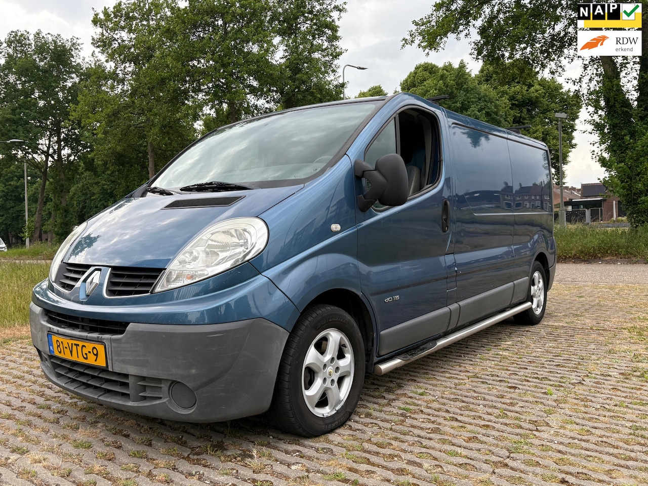 Renault Trafic - 2.0 dCi T29 L2H1 / automaat / airco - AutoWereld.nl