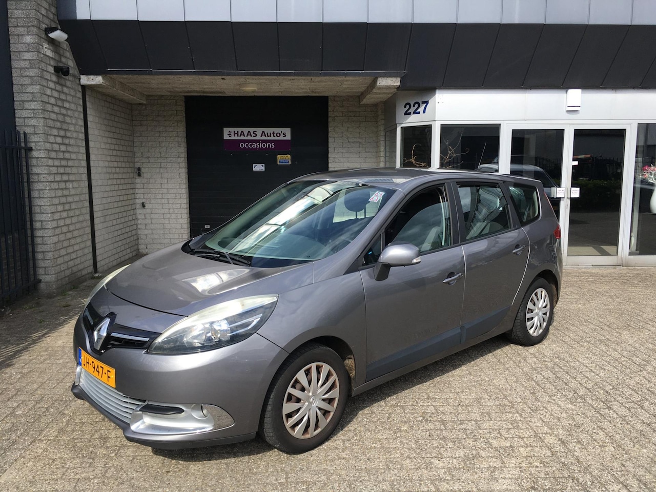 Renault Grand Scénic - 1.5 dCi Collection 7 PERSOONS / NAVI / CLIMA / FACELIFT - AutoWereld.nl