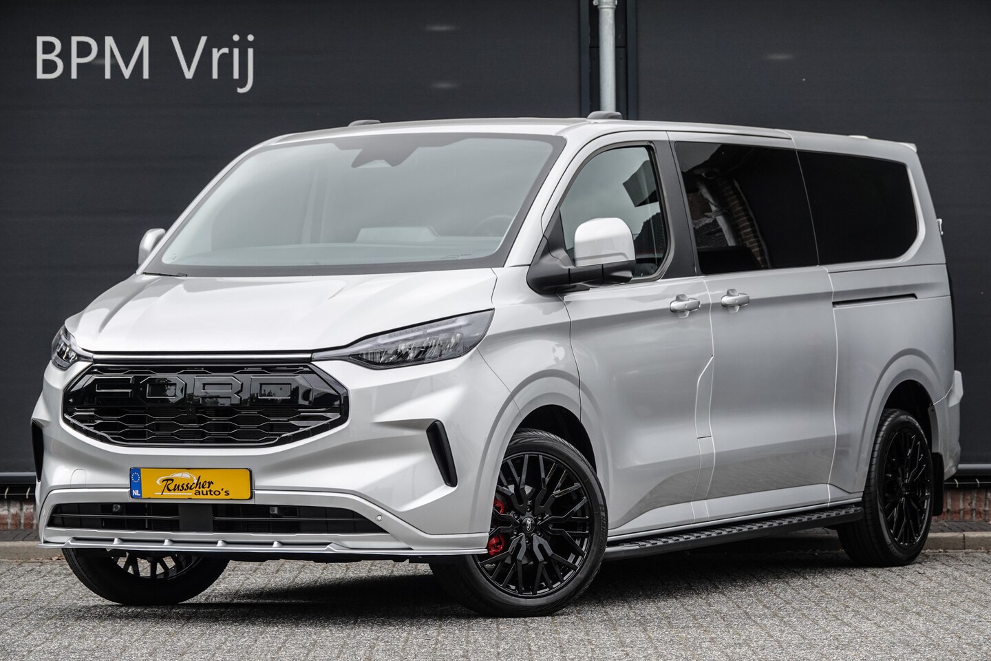 Ford Transit Custom - L2H1 Dubbel Cabine 170Pk Aut. | Raptor Edition | Rode remzadels | 20'' Moondust Zilver - AutoWereld.nl
