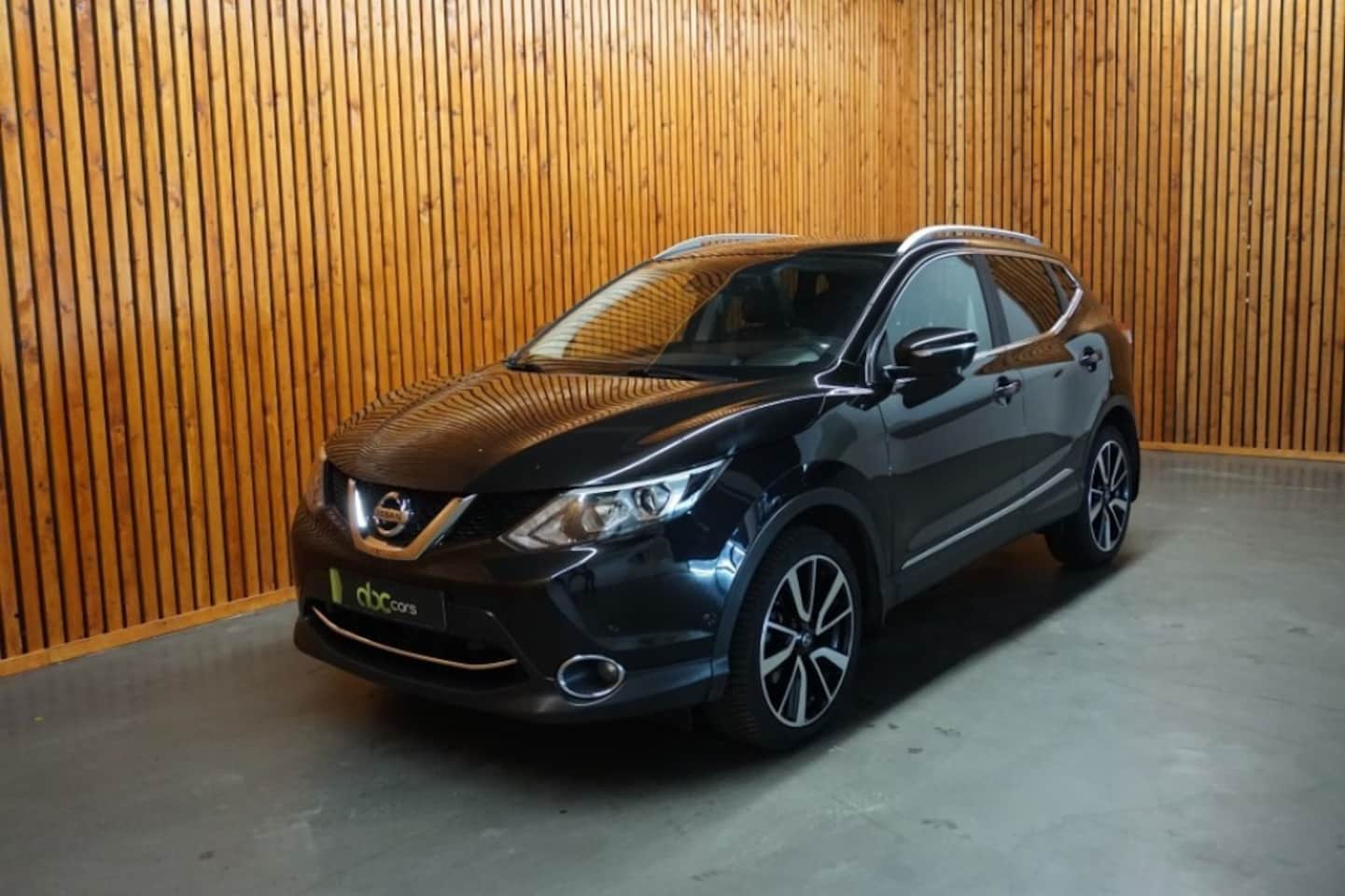 Nissan Qashqai - 1.2 TEKNA PREMIER EDITION/ PANODAK/ LEER - AutoWereld.nl