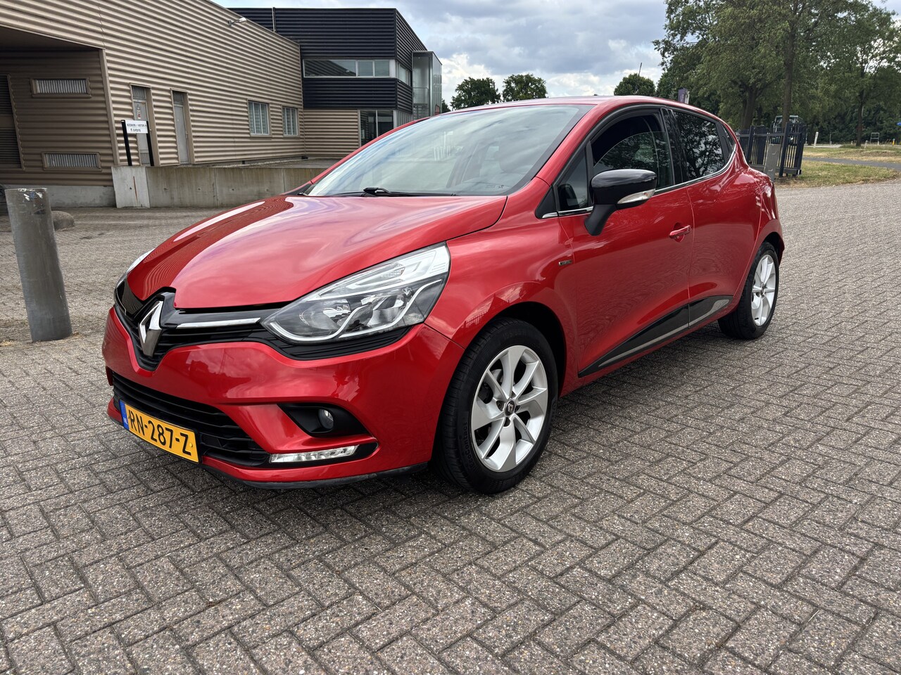 Renault Clio - 0.9 TCe Limited [ Fm navi,airco,audio,cruise,lmv ] - AutoWereld.nl