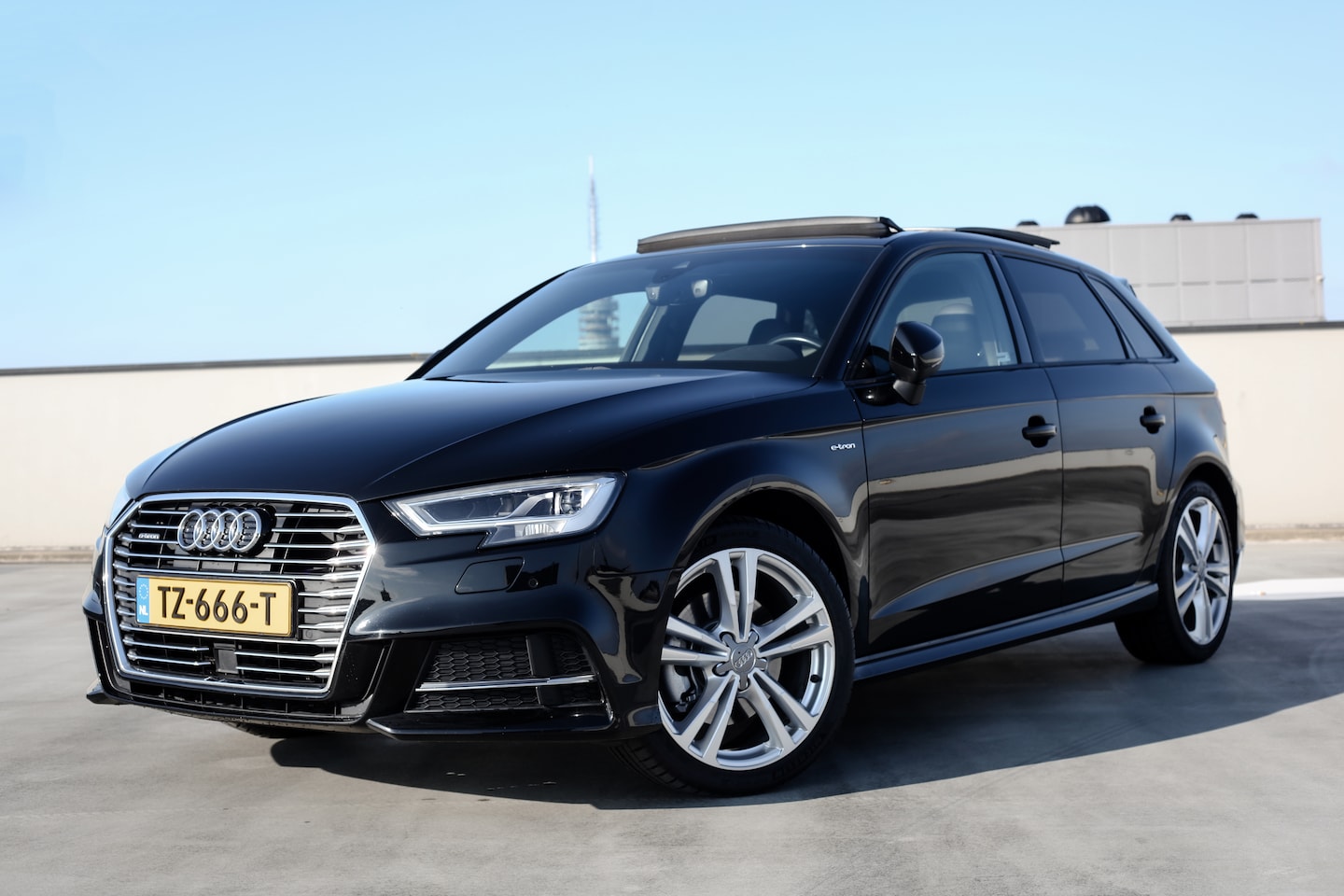 Audi A3 Sportback - 1.4 e-tron Sport Pro Line plus Audi A3 e-tron | Pano - B&O - RS zetels - Matrix Led - Uniek - AutoWereld.nl