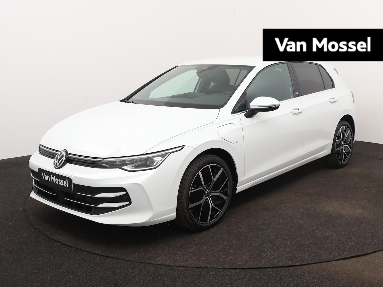 Volkswagen Golf - 1.5 eHybrid 50 Edition | Navigatie | Draadloze Apple Carplay | Elektrische bestuurders sto - AutoWereld.nl