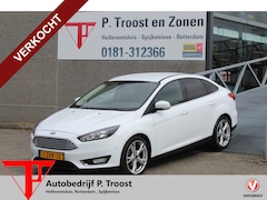 Ford Focus - 1.0 Titanium Edition Navigatie/Climate control/Cruise control/Parkeersensoren rondom/Park