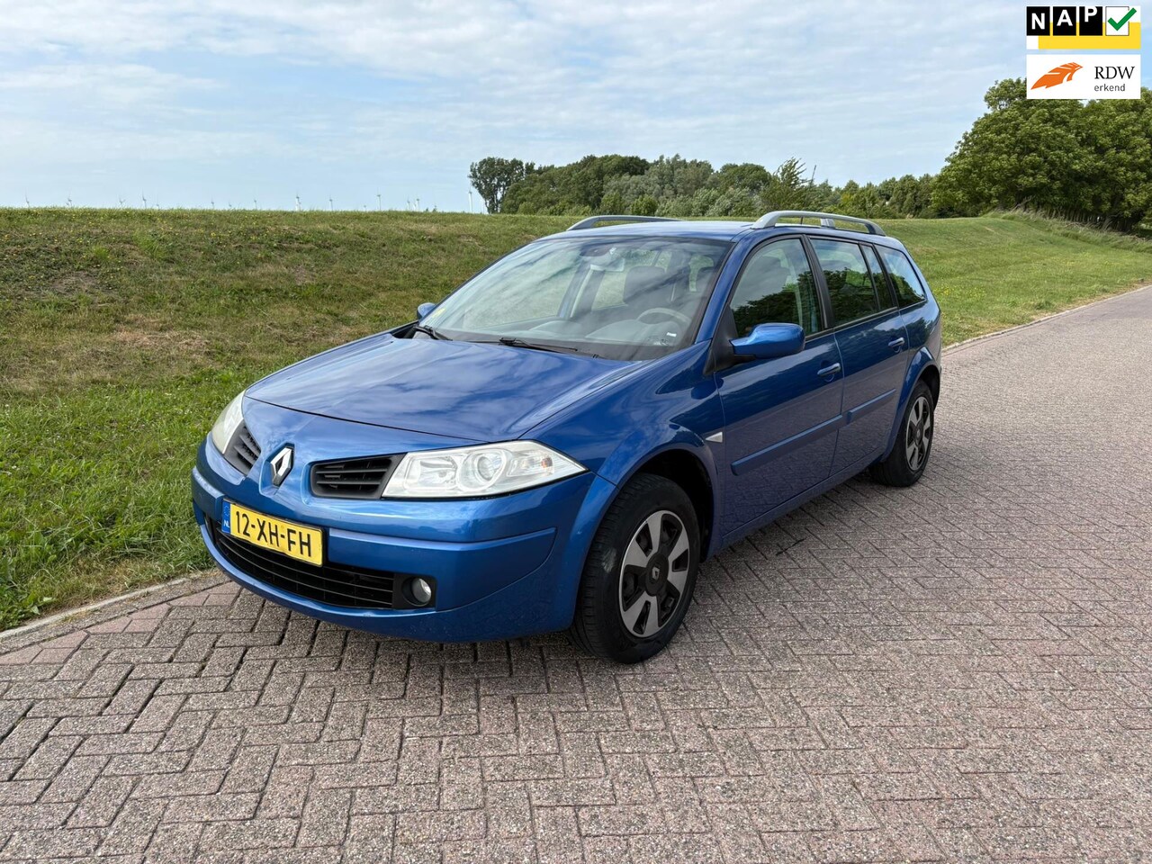 Renault Mégane Grand Tour - 1.6i 16V Business Line Cruise Climate Control PDC NAP Trekhaak Nwe APK bij aanschaf ISOFIX - AutoWereld.nl