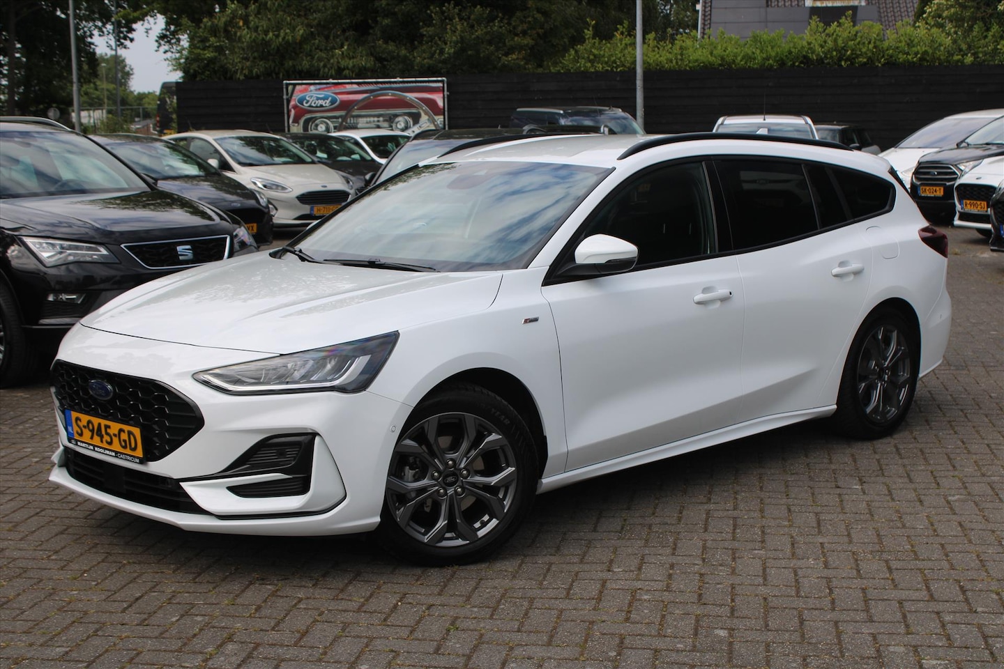 Ford Focus Wagon - 1.0 Hybrid 155pk Automaat ST-Line Wagon, Trekhaak, Driver Assistance en Winterpack - AutoWereld.nl