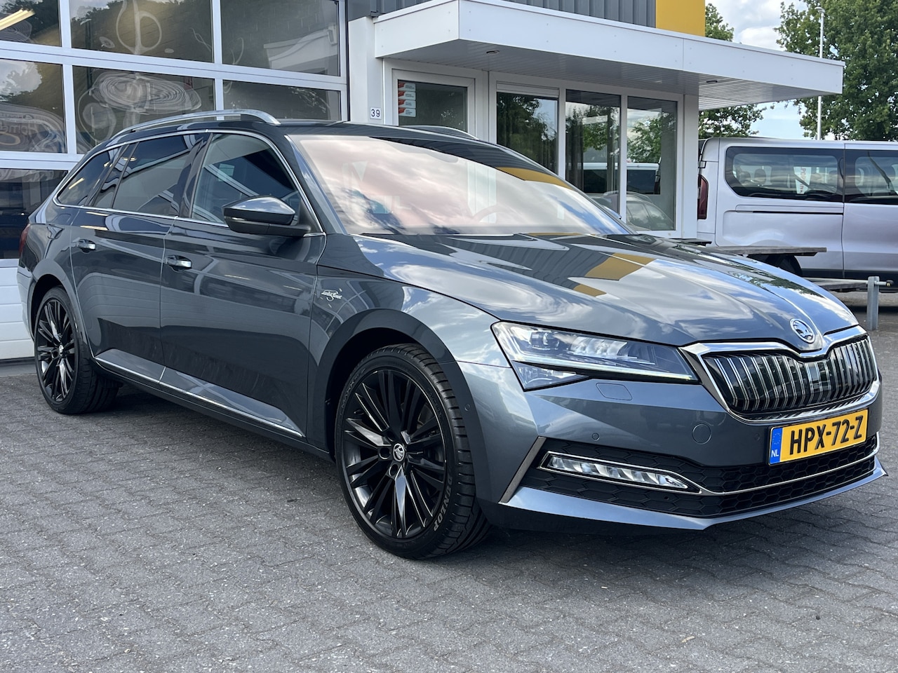 Skoda Superb Combi - 1.4 TSI iV Laurin & Klement - AutoWereld.nl