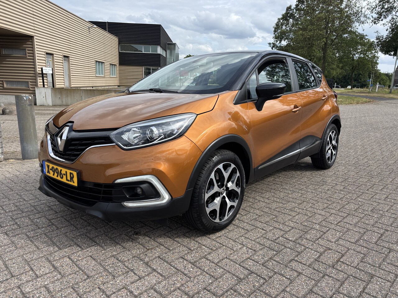 Renault Captur - 1.3 TCe Intens [ fm navi,camera,ecc,17``lmv,pdc ] - AutoWereld.nl