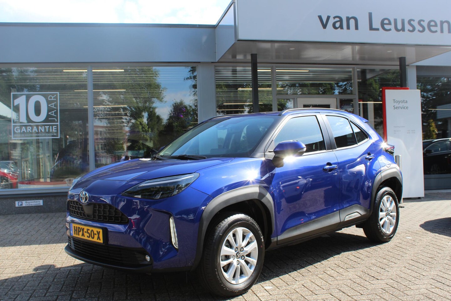 Toyota Yaris Cross - 1.5 Hybrid 115 Business KEYLESS LED EL-A.KLEP STUUR STOEL&WISSERVERW. AD-CRUISE - AutoWereld.nl