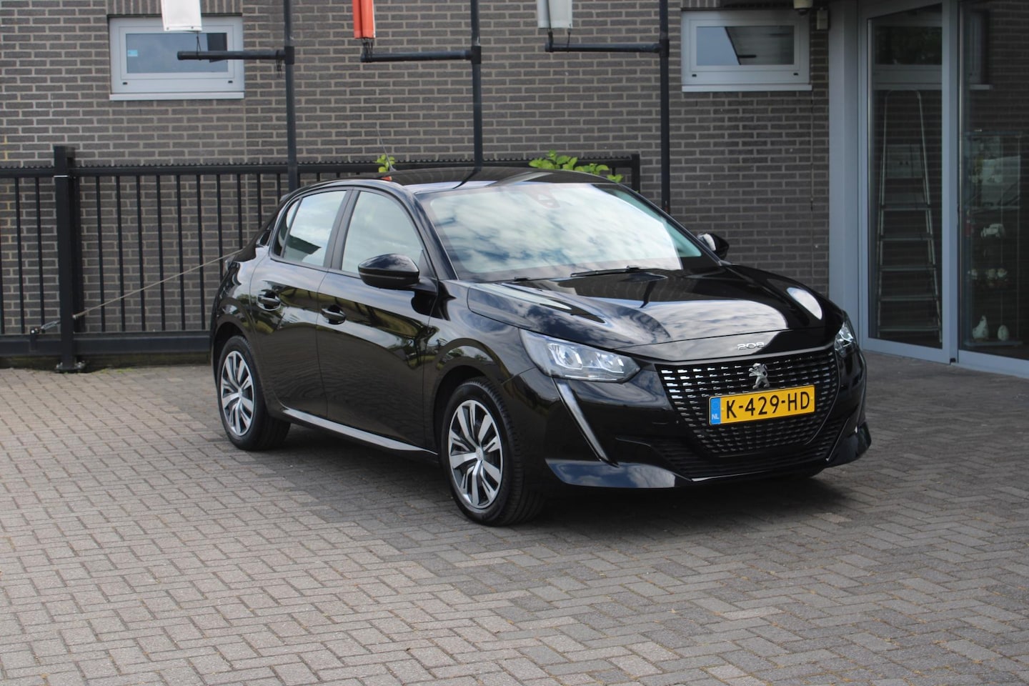 Peugeot 208 - 1.2 PureTech Active Led/Pdc/Navi/Cruise - AutoWereld.nl