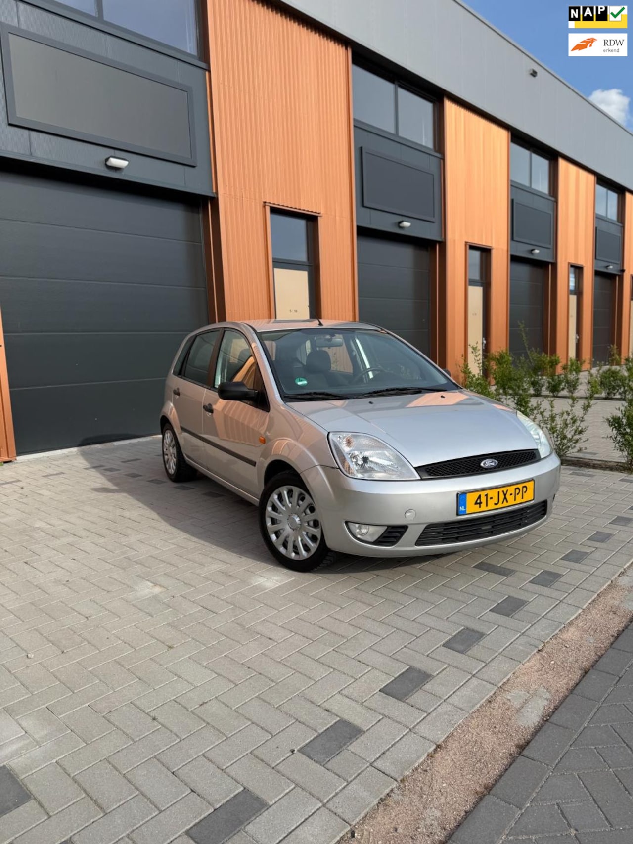 Ford Fiesta - 1.4-16V First Edition - AIRCO, NIEUWE APK - AutoWereld.nl