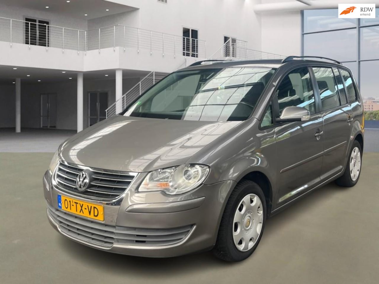 Volkswagen Touran - 1.4 TSI Business AUT NAVI CRUISE 2 X SLEUTELS - AutoWereld.nl