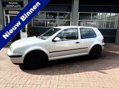 Volkswagen Golf - 2.0 Trendline Airco, Trekhaak, Cv, Electr ramen Bj 2000 Apk 05-2026