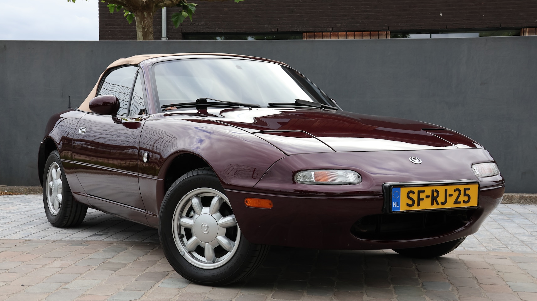 Mazda MX-5 - 1.6i Art Vin No. 12 | Soft + Hardtop, Nardi, Stuurbekr., Leder | Origineel Nederlands! | - AutoWereld.nl