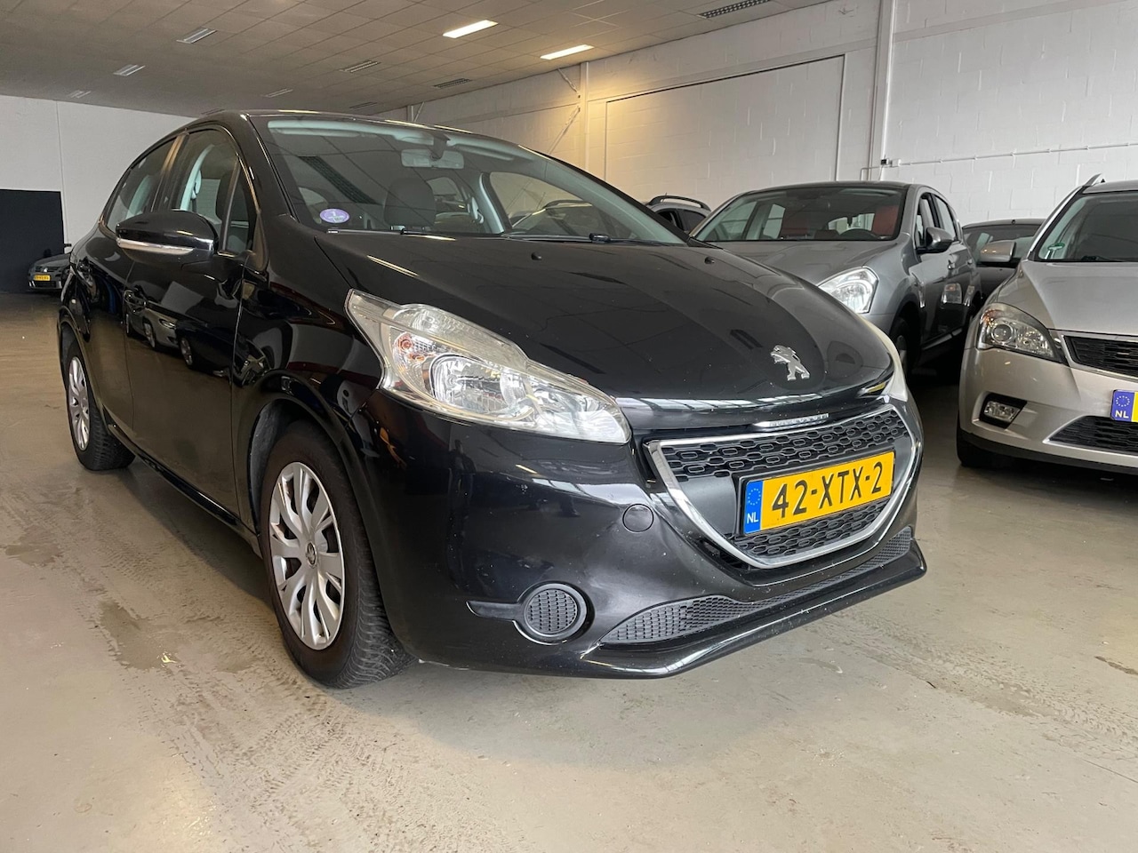 Peugeot 208 - 1.4 VTi Active zeer nette auto - AutoWereld.nl