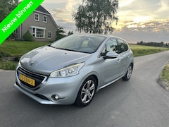 Peugeot 208 - 1.6 e-HDi Allure Navi AUTO CLIMA Stoeverwarming