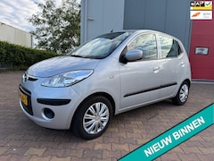 Hyundai i10 - 1.25i Dynamic Cool ( RIJDT GOED / AIRCO / KM NAP )