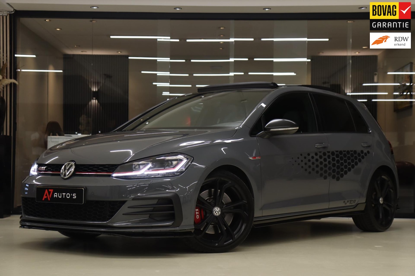 Volkswagen Golf - 2.0 TSI GTI TCR /PANO/CAM/KEYLESS/ACC/LANEASSIST/VOL - AutoWereld.nl