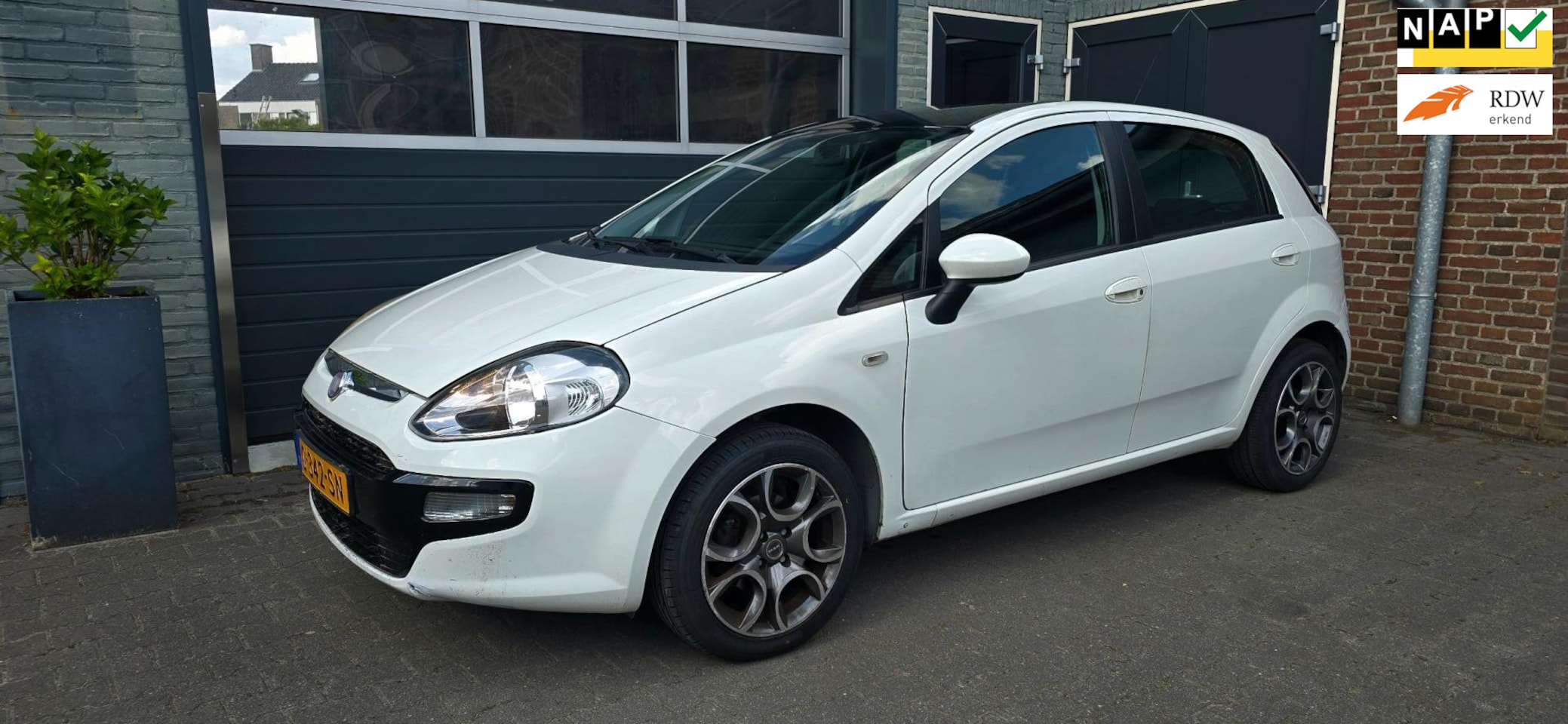 Fiat Punto Evo - 1.2 Active| incl historie + boekjes - AutoWereld.nl
