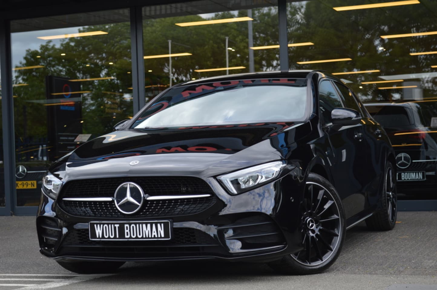Mercedes-Benz A-klasse - 250 e AMG Led Panorama Widescreen Sfeer Camera Night Augmented Pdc - AutoWereld.nl