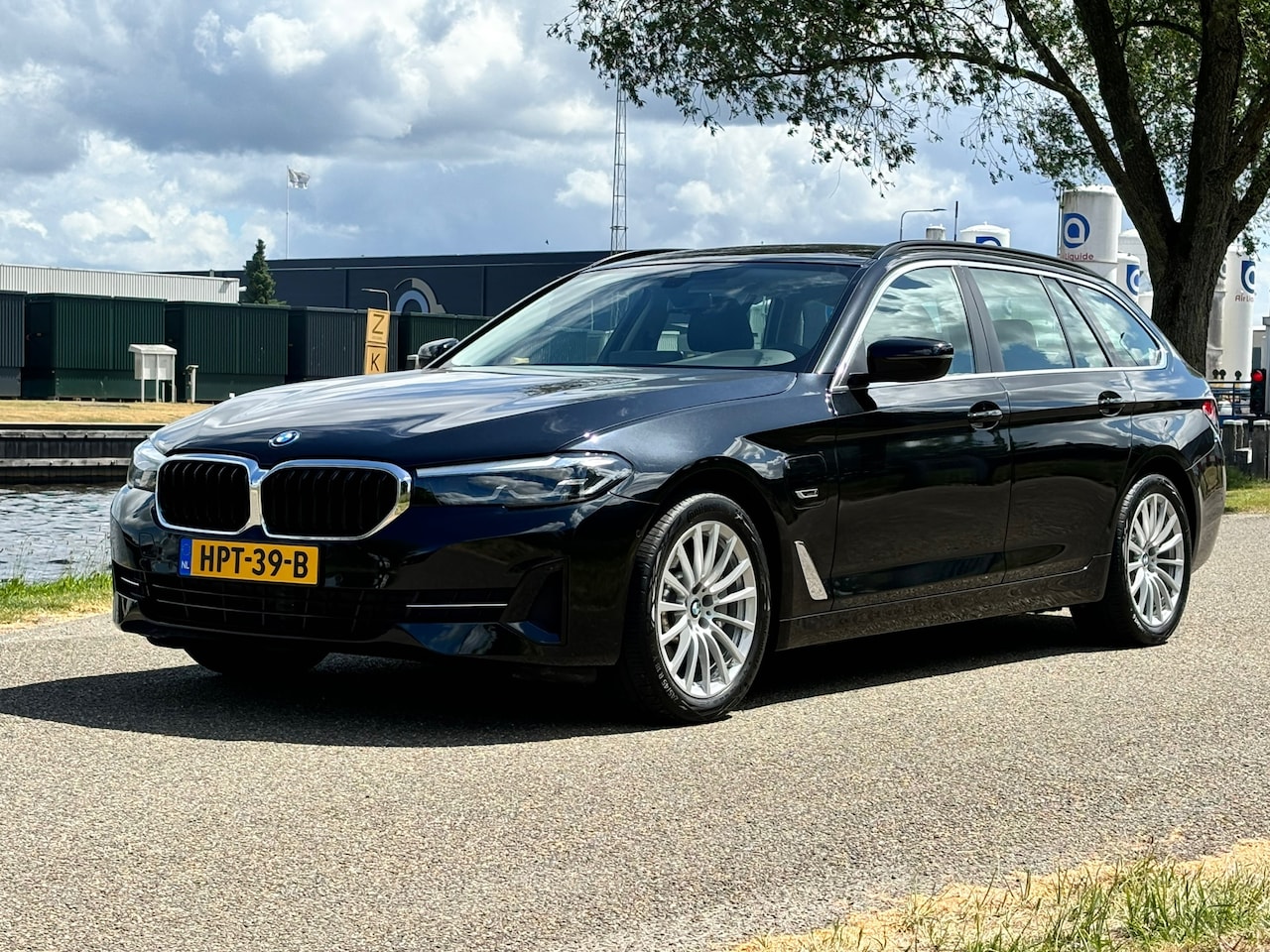 BMW 5-serie Touring - 530e Business Edition Plus | Camera | Trekhaak - AutoWereld.nl