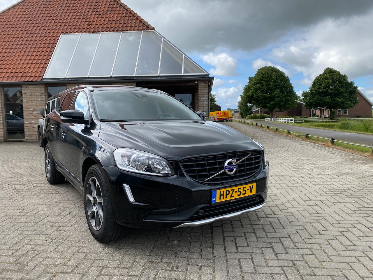 Volvo XC60 - 2.0 D3 FWD Ocean Race Eerste eigenaar lage km stand - AutoWereld.nl