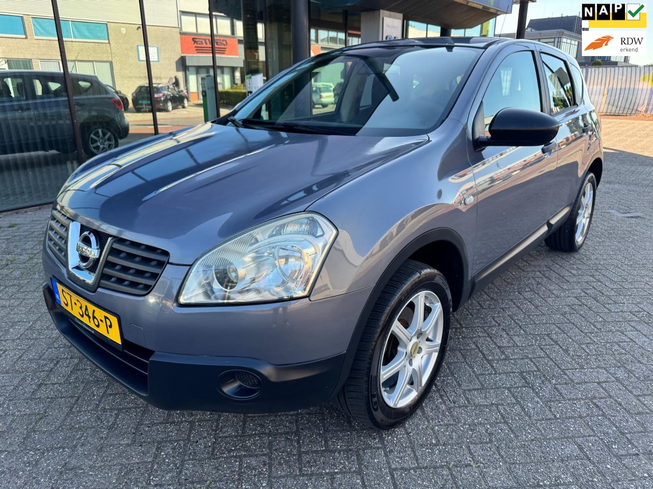 Nissan Qashqai - 1.6 Visia / Navi / Airco - AutoWereld.nl