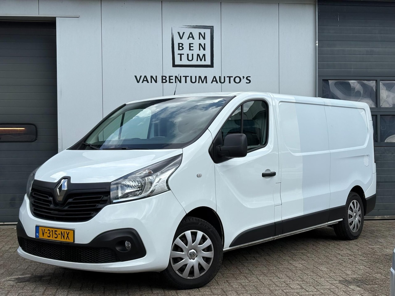 Renault Trafic - 1.6 dCi 121pk L2H1 Navi Airco MOTOR DEFECT! - AutoWereld.nl