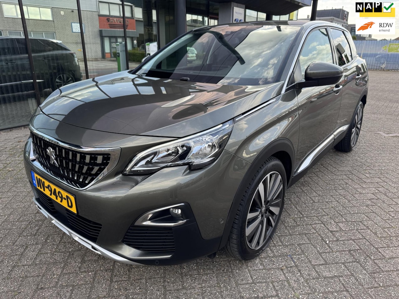 Peugeot 3008 - 1.2 PureTech Allure / Sfeerverlichting / Carplay / Trekhaak / PDC - AutoWereld.nl