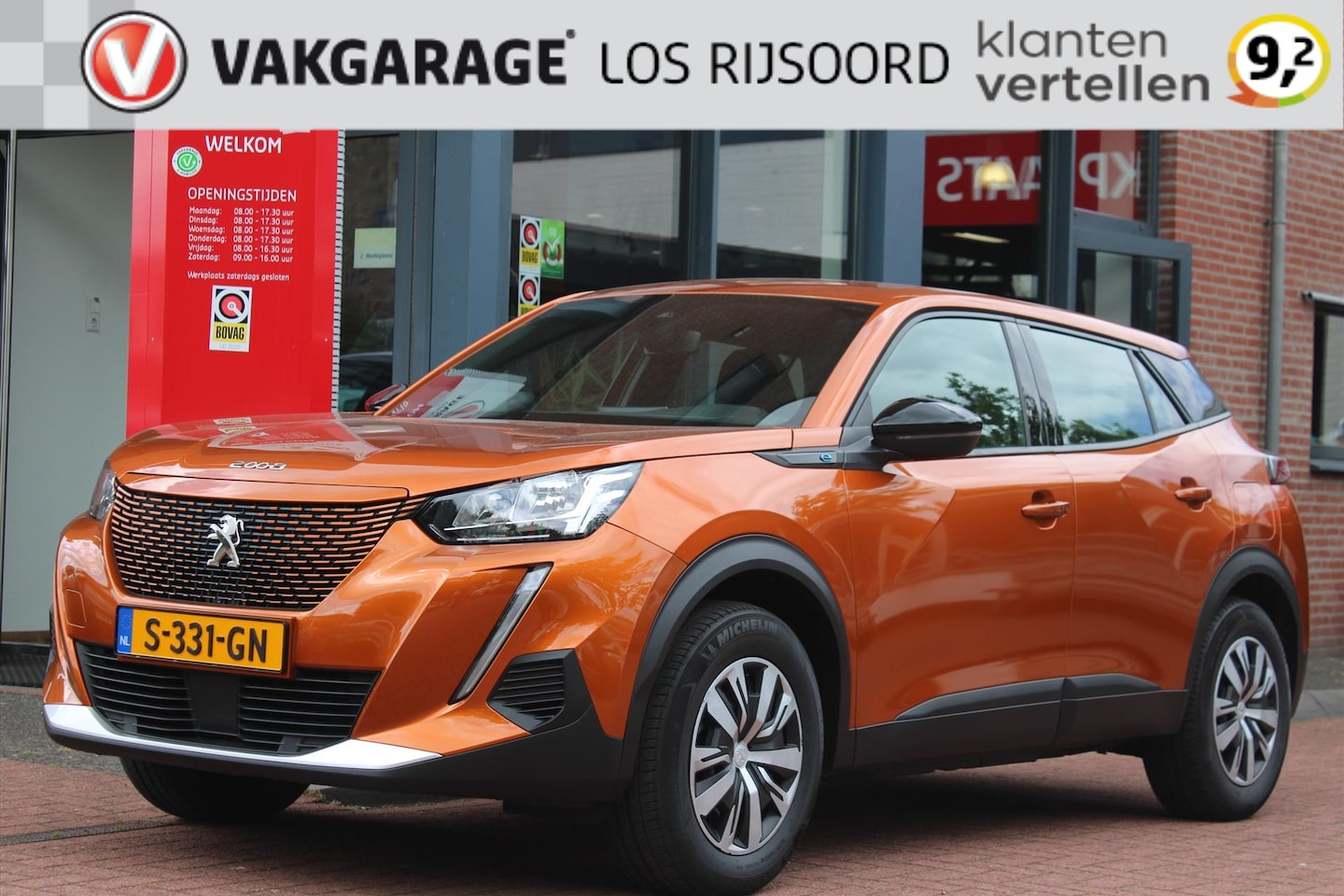 Peugeot e-2008 - EV 50kWh *Active* | 3 Fase | Carplay | Cruise & Climate Control | PDC | Navigatie | Blueto - AutoWereld.nl