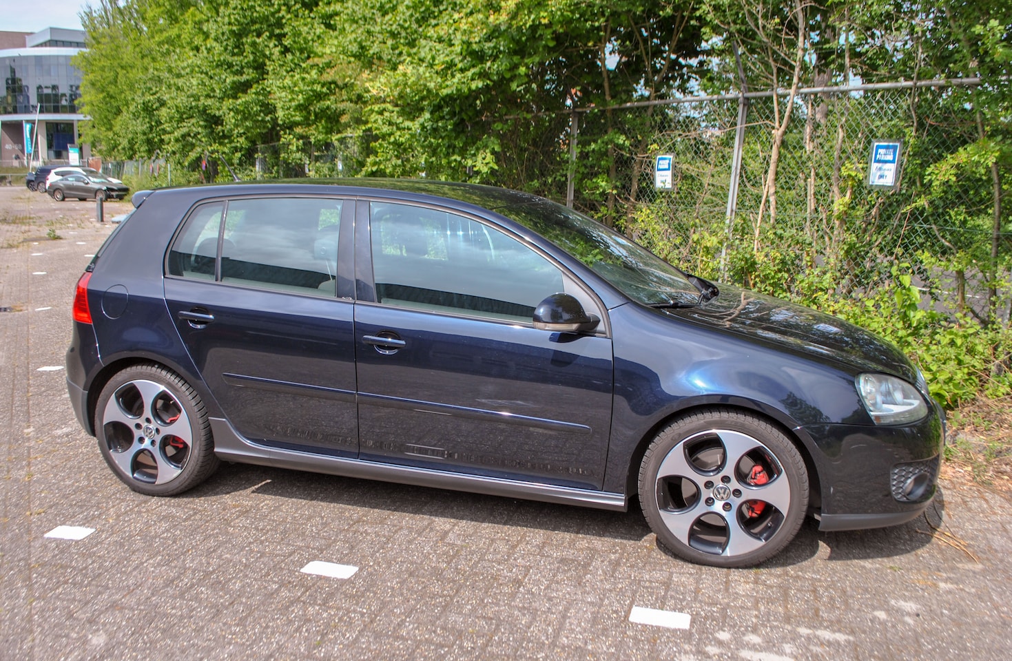 Volkswagen Golf - 2.0 TFSI GTI DSG 200pk 5-drs Golf V geruite stoffen bekleding Historie - AutoWereld.nl