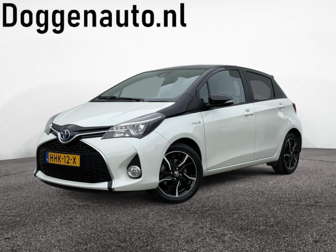 Toyota Yaris - 1.5 Hybrid D.Bi-Tone - AutoWereld.nl