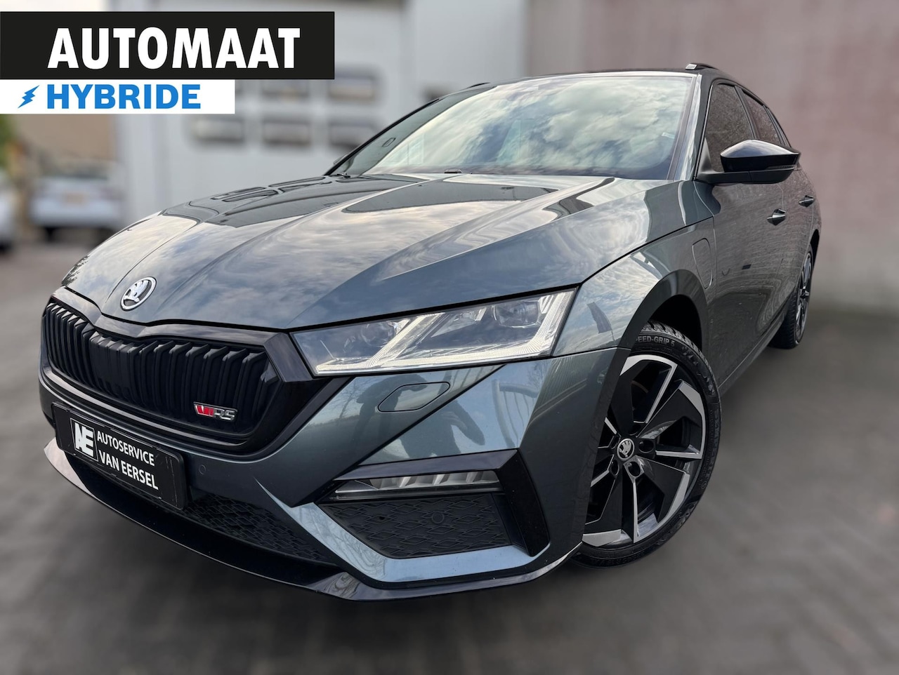 Skoda Octavia - 1.4 TSI RS iV PHEV Business ACC / PDC / LED / RS KUIPSTOELEN / 180 KW / 245PK - AutoWereld.nl