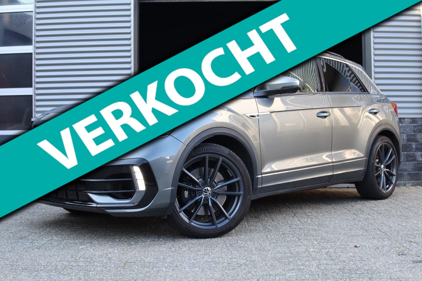 Volkswagen T-Roc - 2.0 TSI 4Motion R| Pano| Akra| Camera | Keyless - AutoWereld.nl