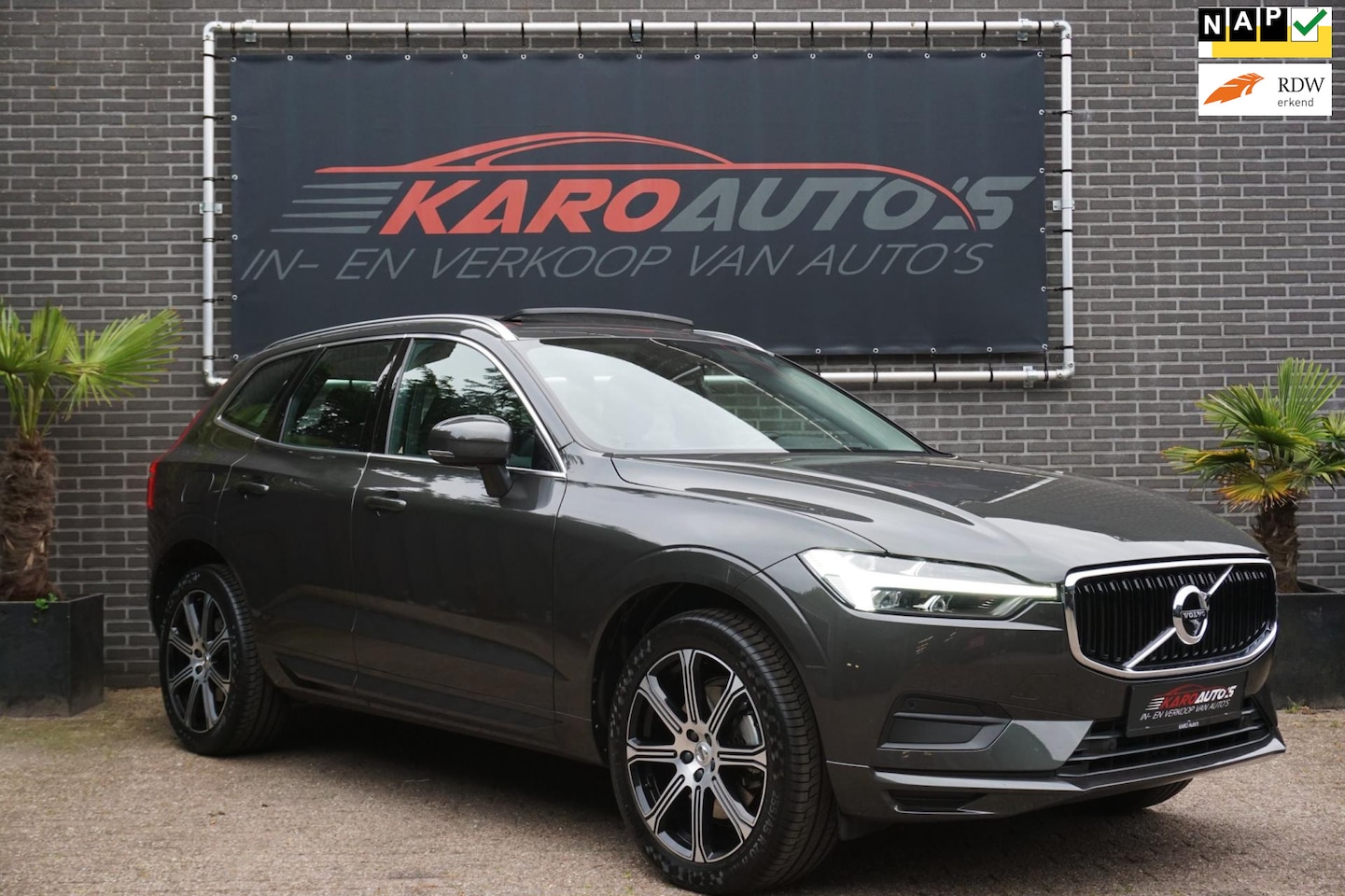 Volvo XC60 - 2.0 B5 Momentum Exclusiv Pan HUD Leer 360 H/K VOL - AutoWereld.nl