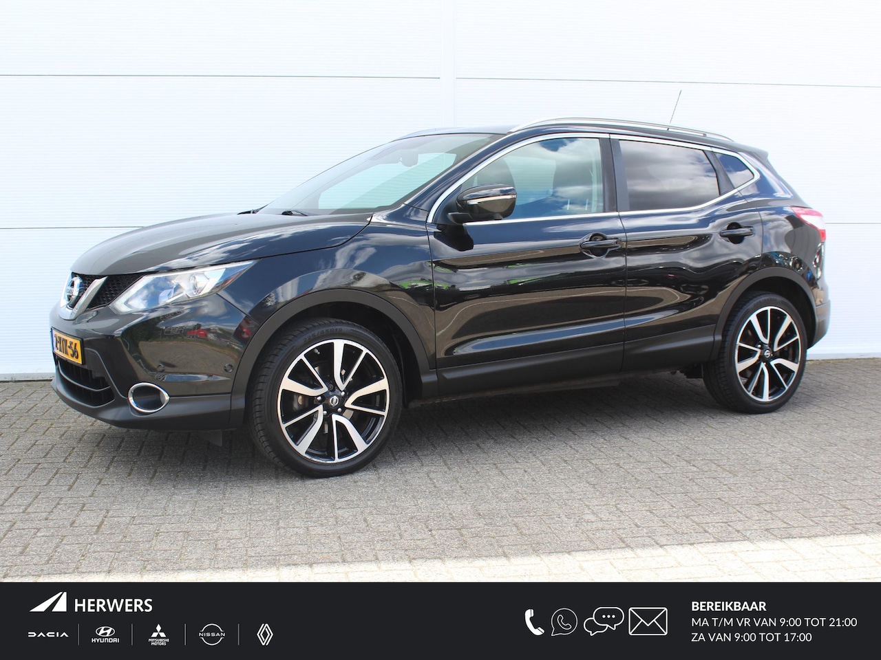 Nissan Qashqai - 1.2 DIG-T 115 Premier Edition / Panoramadak / Trekhaak (1200 KG) / Navigatie / Lederen Bek - AutoWereld.nl
