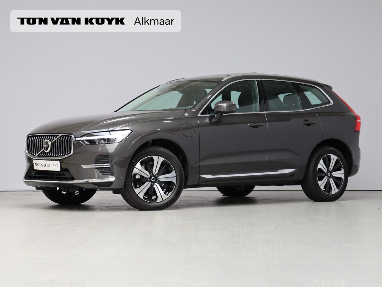 Volvo XC60 - 2.0 T8 Plug-in hybrid AWD Plus Bright / Trekhaak / Adaptive Cruise / Panoramadak / Leder / - AutoWereld.nl