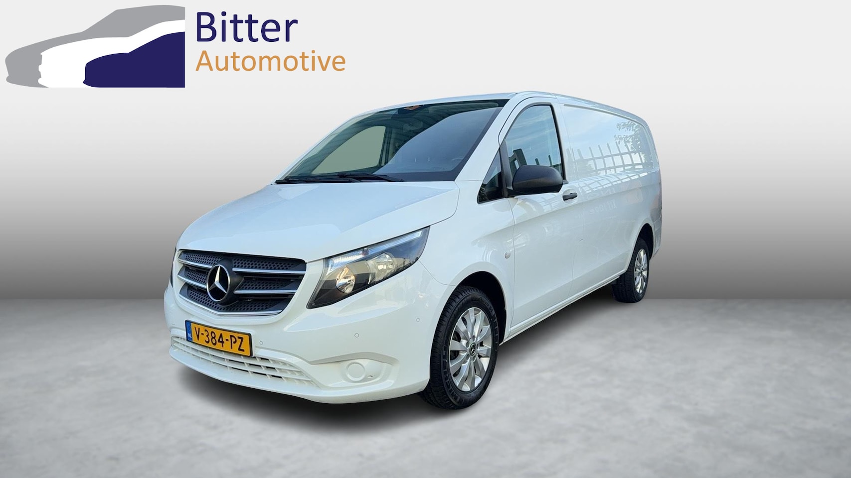 Mercedes-Benz Vito - 111 CDI Functional Lang Navigatie 1e Eigenaar Volledig Dealer Onderhouden - AutoWereld.nl