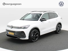 Volkswagen Tiguan - 1.5 eHybrid R-Line Edition | 204 PK | Trekhaak | Stoel & Stuur Verwarming | Stoelmassage |