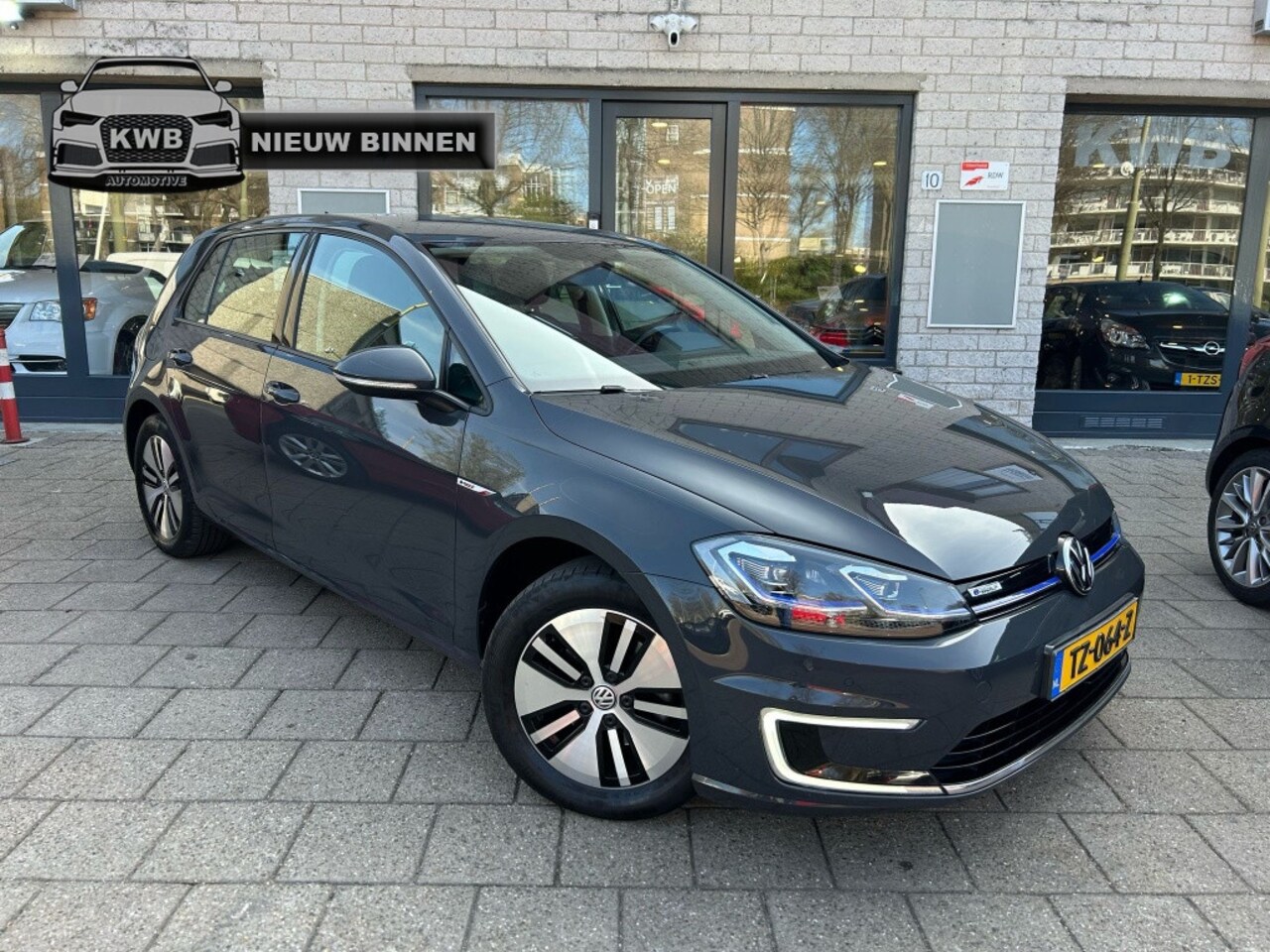Volkswagen e-Golf - e-Golf Facelift NAP Camera Leer - AutoWereld.nl