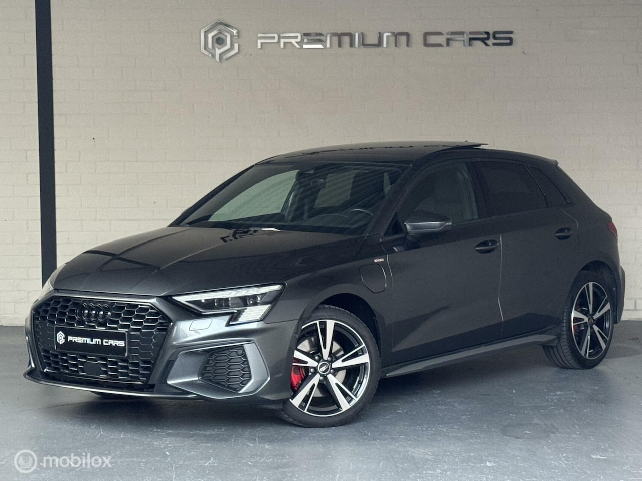 Audi A3 Sportback - 40 TFSI 3X S-Line Pano Keyless Matrix - AutoWereld.nl