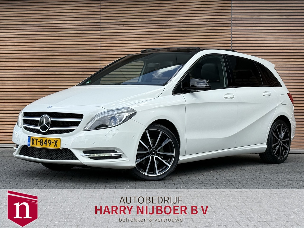 Mercedes-Benz B-klasse - 180 Prestige Xenon / Panodak / PDC / Navi / Clima - AutoWereld.nl