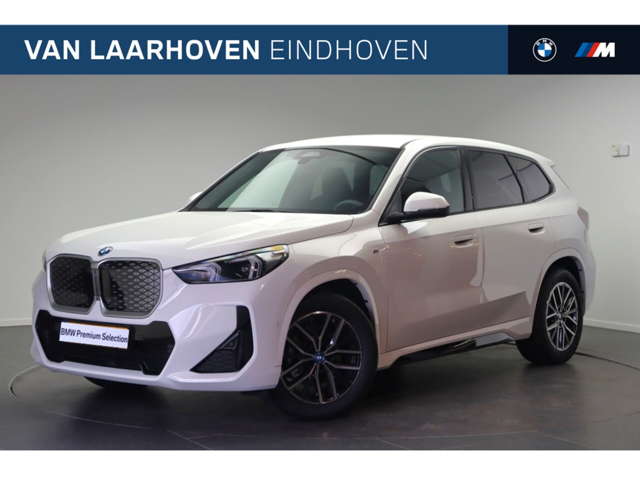 BMW iX1 - eDrive20 M Sport / Sportstoelen / Adaptieve LED / M Adaptief onderstel / Comfort Access / - AutoWereld.nl