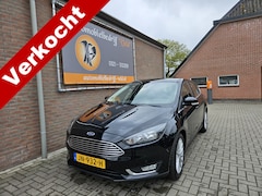 Ford Focus - 1.5 Titanium (tik in de motor)
