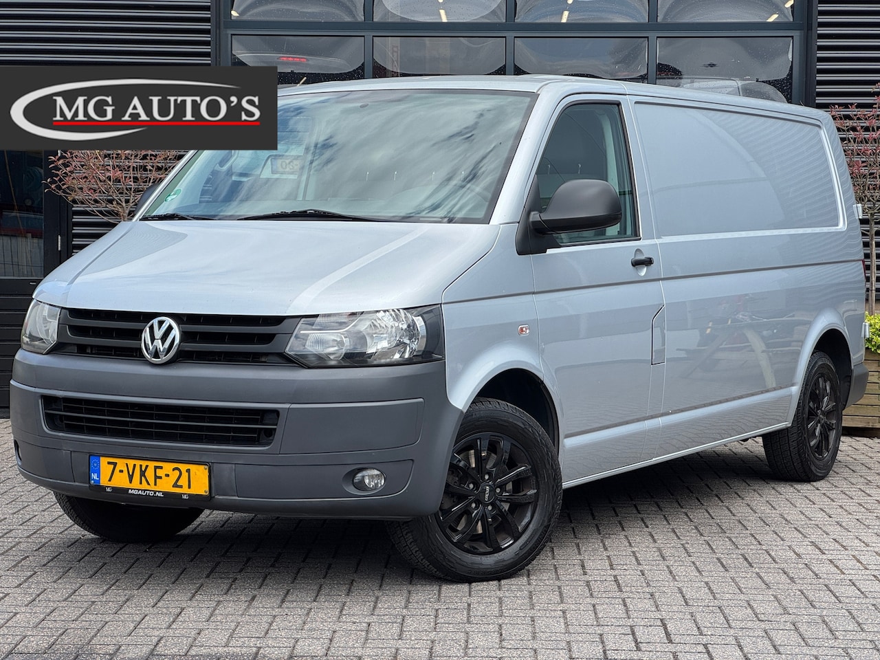 Volkswagen Transporter - 2.0 TDI L2H1 | Navigatie | Airconditioning | Electrische Ramen/Spiegels | Parkeersensoren - AutoWereld.nl