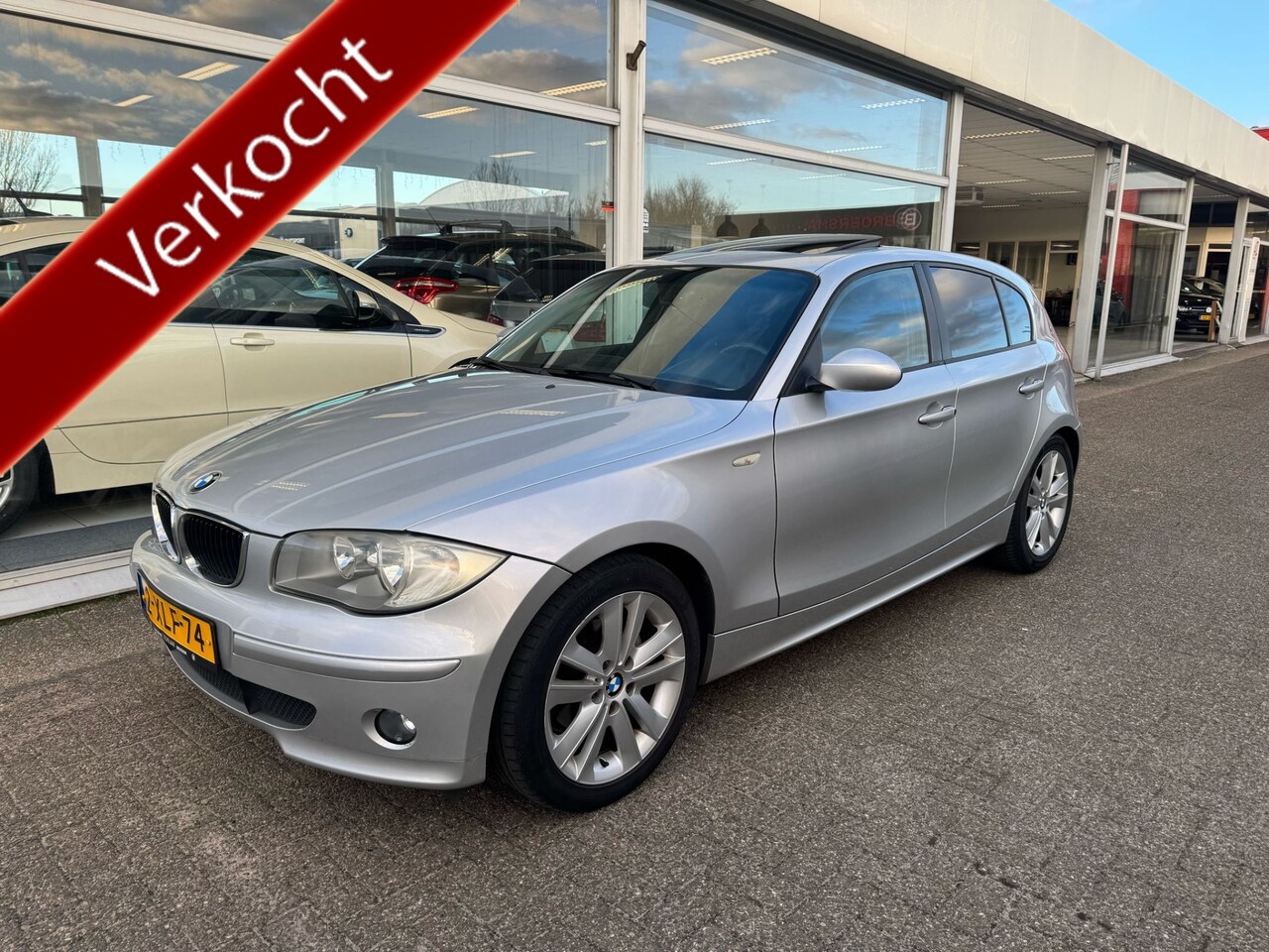 BMW 1-serie - 116i Executive | Airco | Navigatie | Leder interieur | Schuif-kanteldak | APK t/m 10-02-20 - AutoWereld.nl