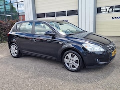 Kia Cee'd - Cee D 1.6 Ecutive. Klimaat.Onderhoudboekjes.H/leder