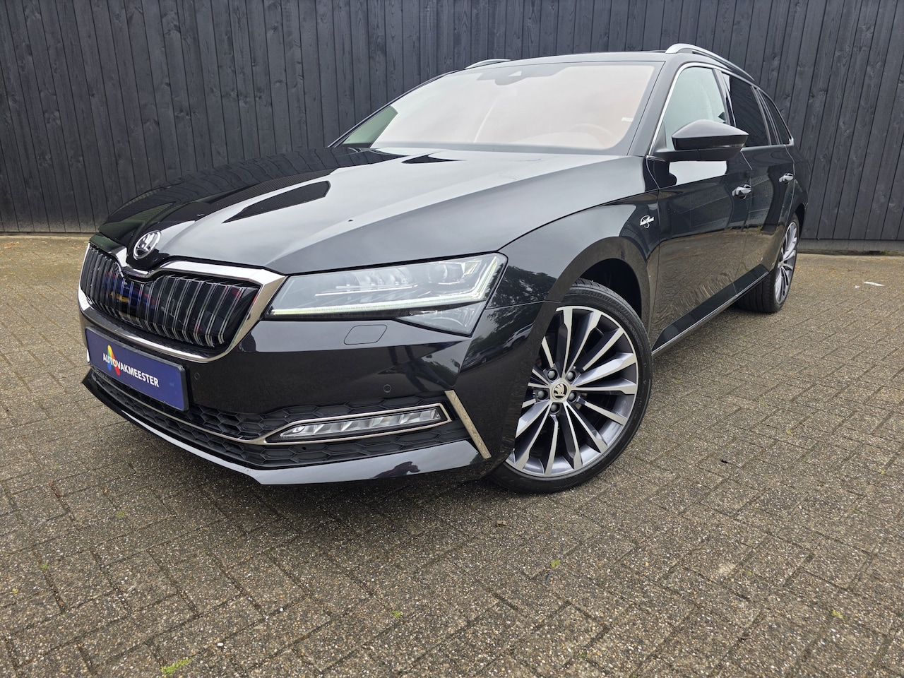 Skoda Superb - 1.4 TSI iV Sportline Business Laurin & Klement - AutoWereld.nl